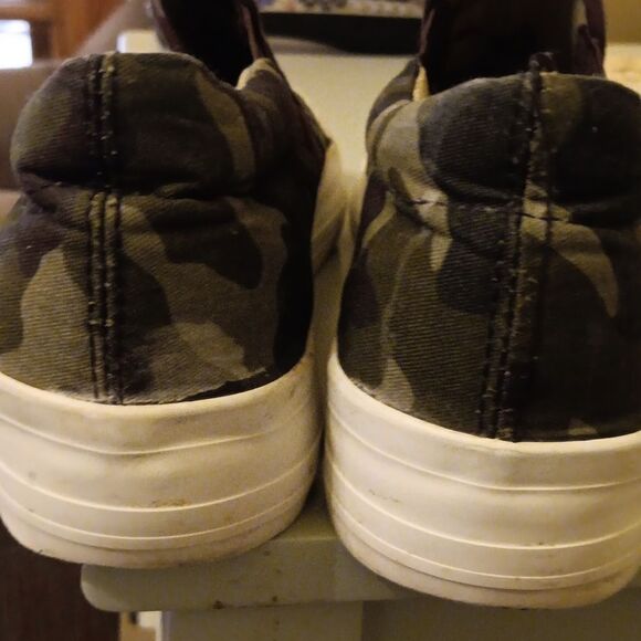 Restricted  Camo Canvas Slip On Shoes - Picture 11 of 12
